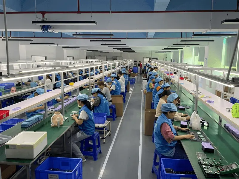 Professional industrial production line at Shenzhen Yunzhilian factory with skilled technicians in clean assembly environmentProfessional industrial production line at Shenzhen Yunzhilian factory with skilled technicians in clean assembly environment